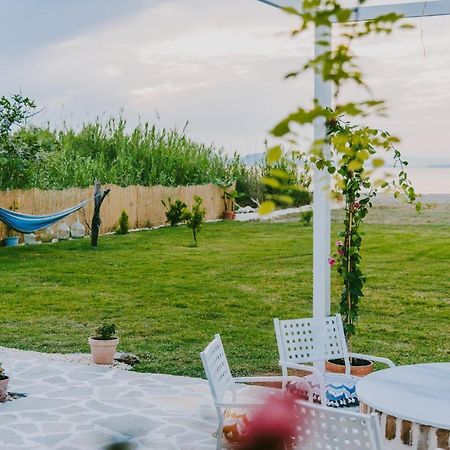 House By The Sea Apartman Lefkími Kültér fotó